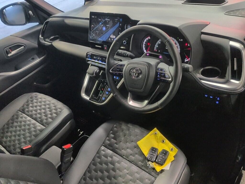 2024 TOYOTA VOXY S-Z photo 3