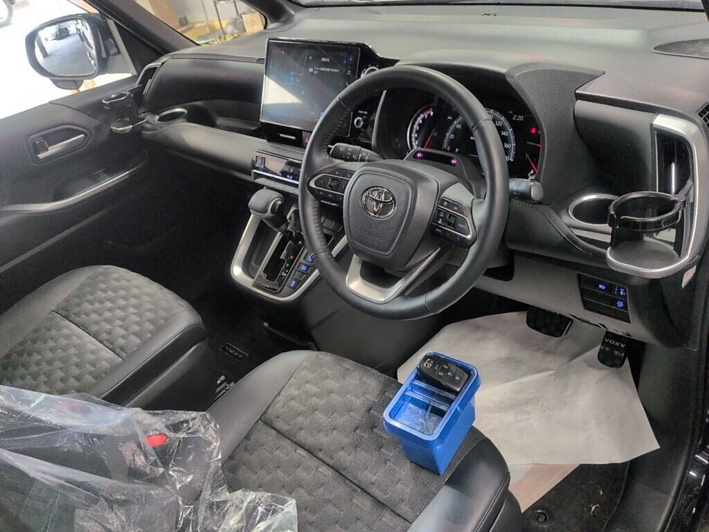 2023 TOYOTA VOXY S-Z photo 3