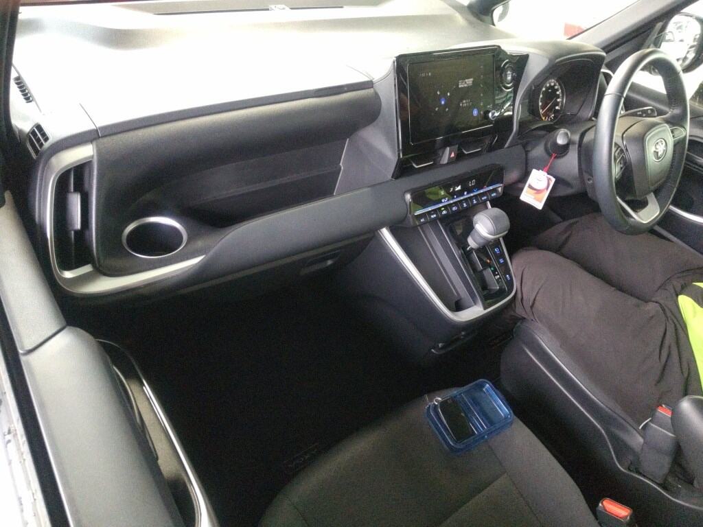 2024 TOYOTA VOXY S-G photo 5