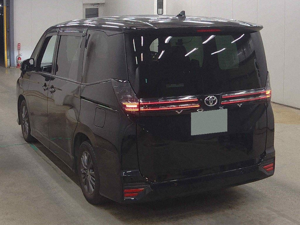 2022 TOYOTA VOXY S-G photo 2