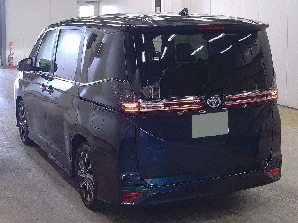 2022 TOYOTA VOXY S-Z photo 2