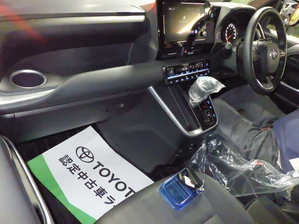 2024 TOYOTA VOXY S-G photo 3