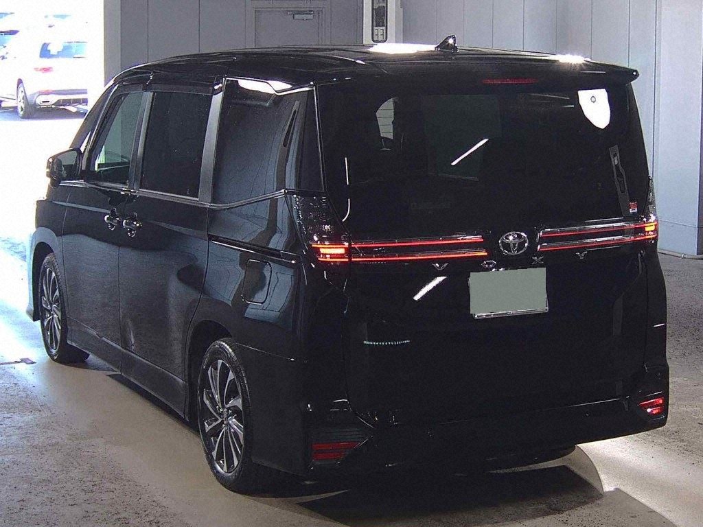 2022 TOYOTA VOXY S-Z photo 2