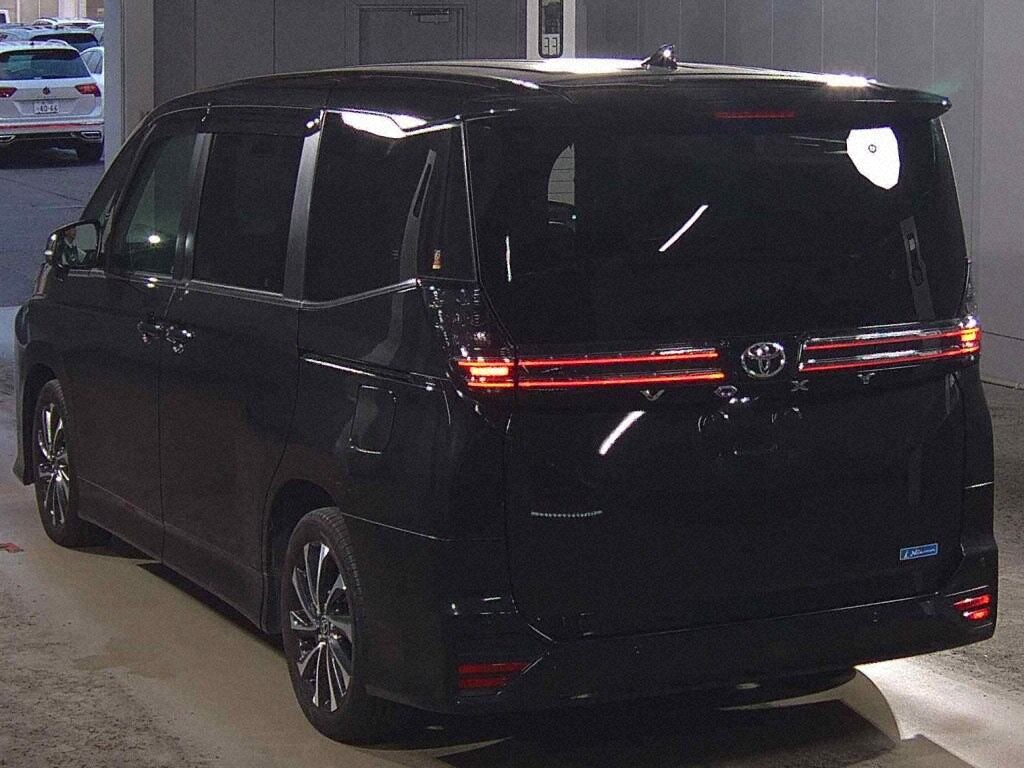2022 TOYOTA VOXY S-Z photo 2