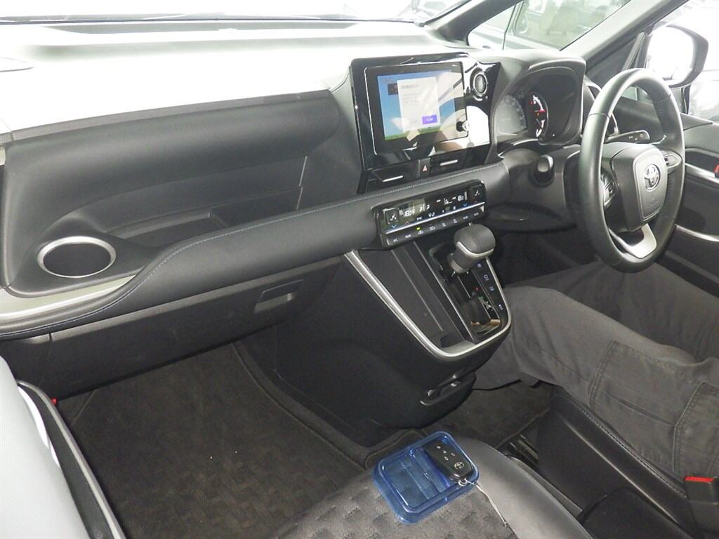 2024 TOYOTA VOXY S-Z photo 3