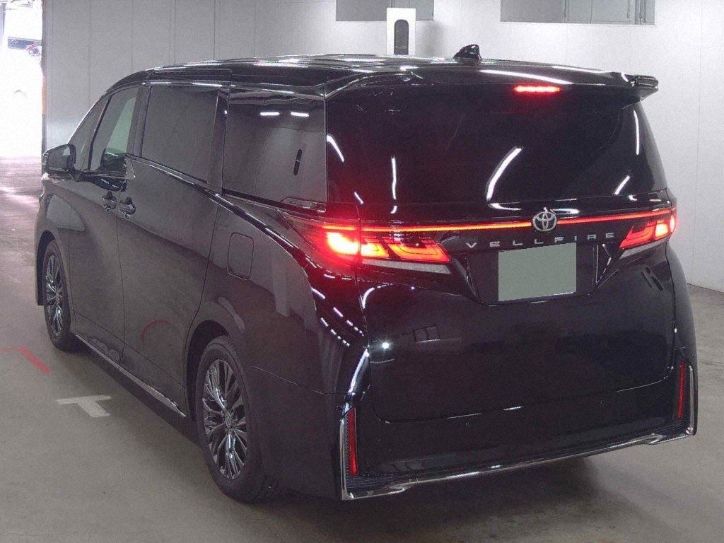 2025 TOYOTA LAND CRUISER ZX photo 3