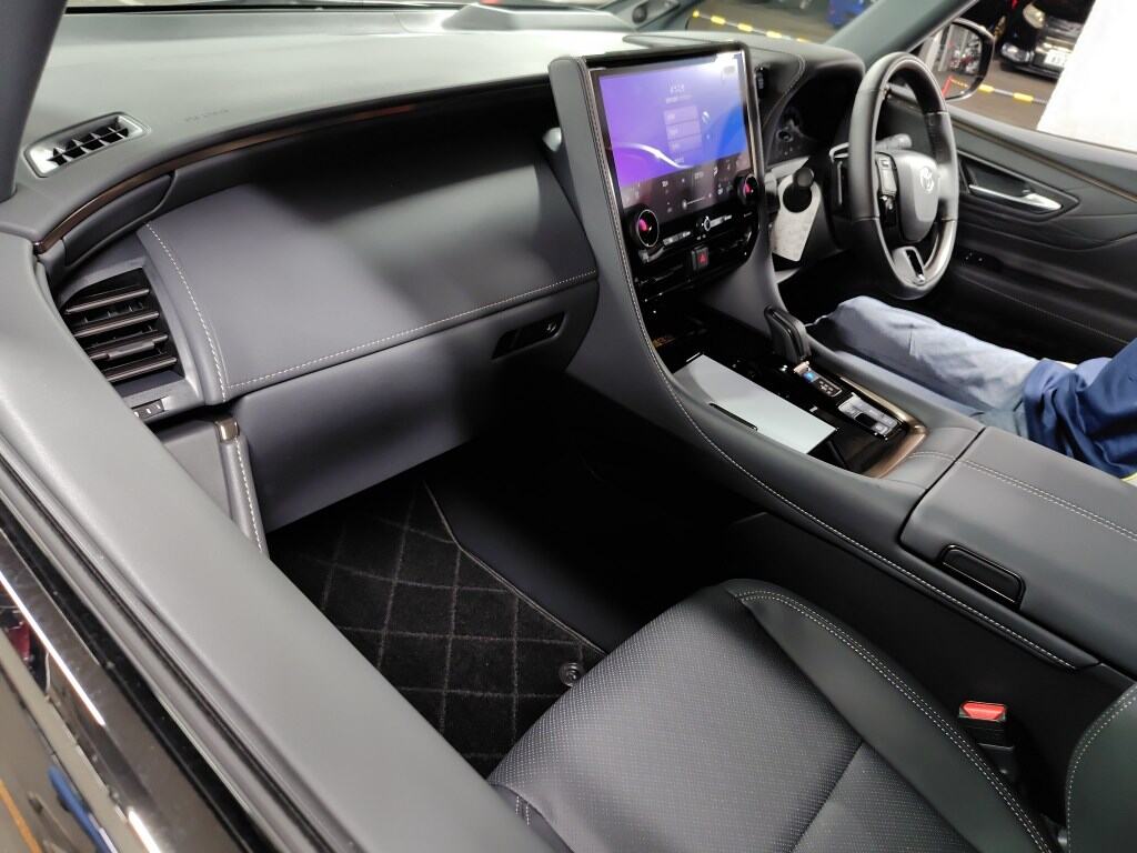 2026 TOYOTA VELLFIRE Z PREMIER photo 3