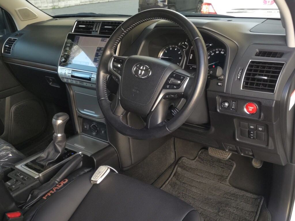 2022 TOYOTA LAND CRUISER PRADO TX L PACKAGE photo 3