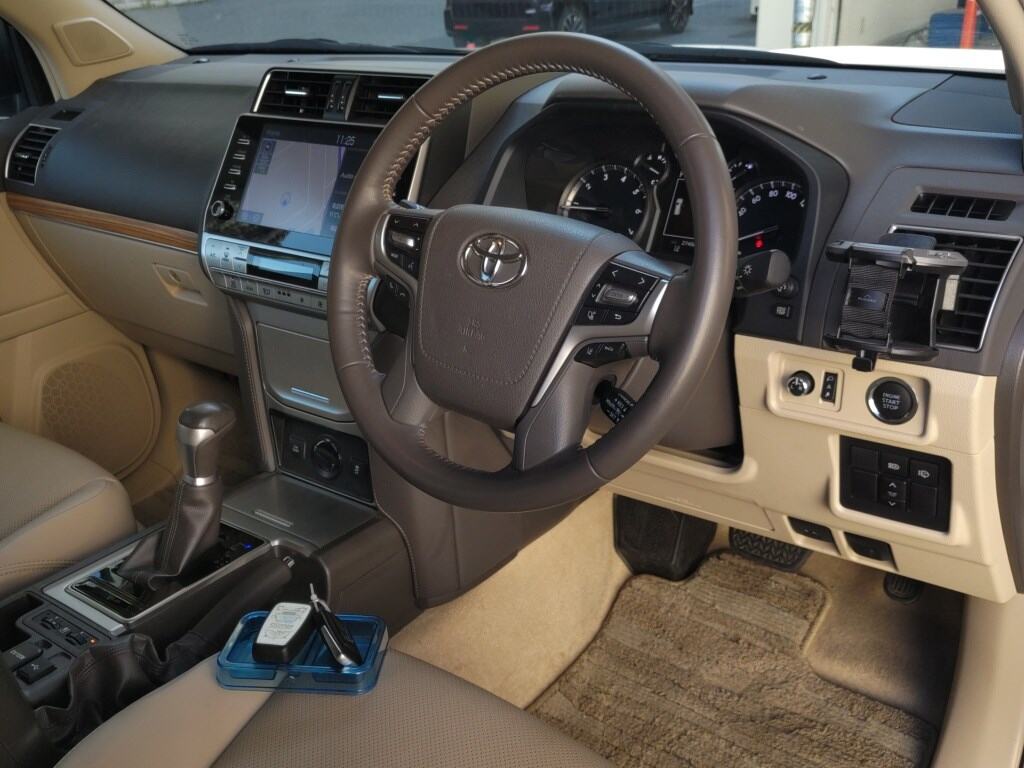 2022 TOYOTA LAND CRUISER PRADO TX L PACKAGE photo 3