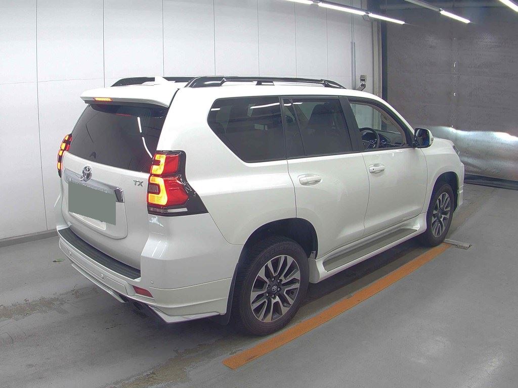 2022 TOYOTA LAND CRUISER PRADO TX L PACKAGE photo 5