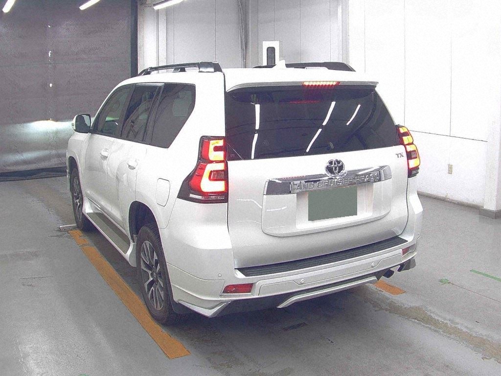 2022 TOYOTA LAND CRUISER PRADO TX L PACKAGE photo 2