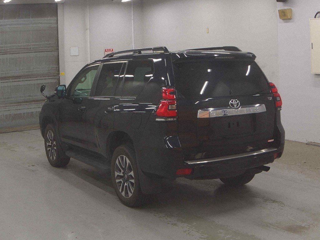 2023 TOYOTA LAND CRUISER PRADO TX L PACKAGE photo 2