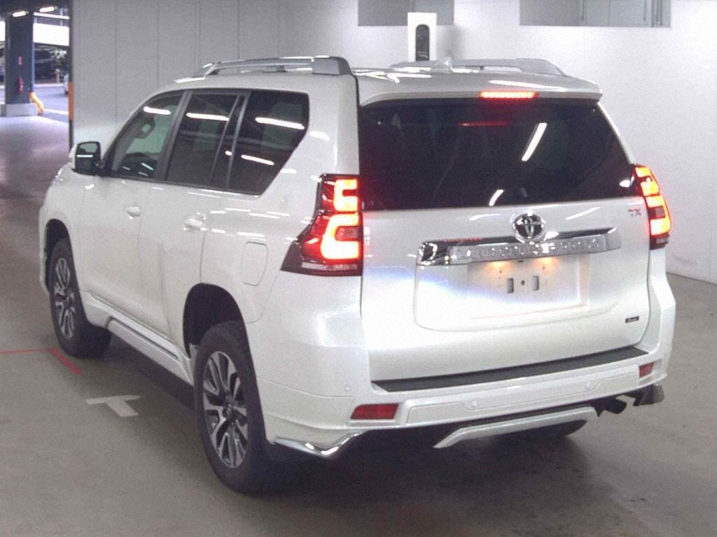 2025 TOYOTA CROWN SPORT SPORT Z (HEV) photo 3