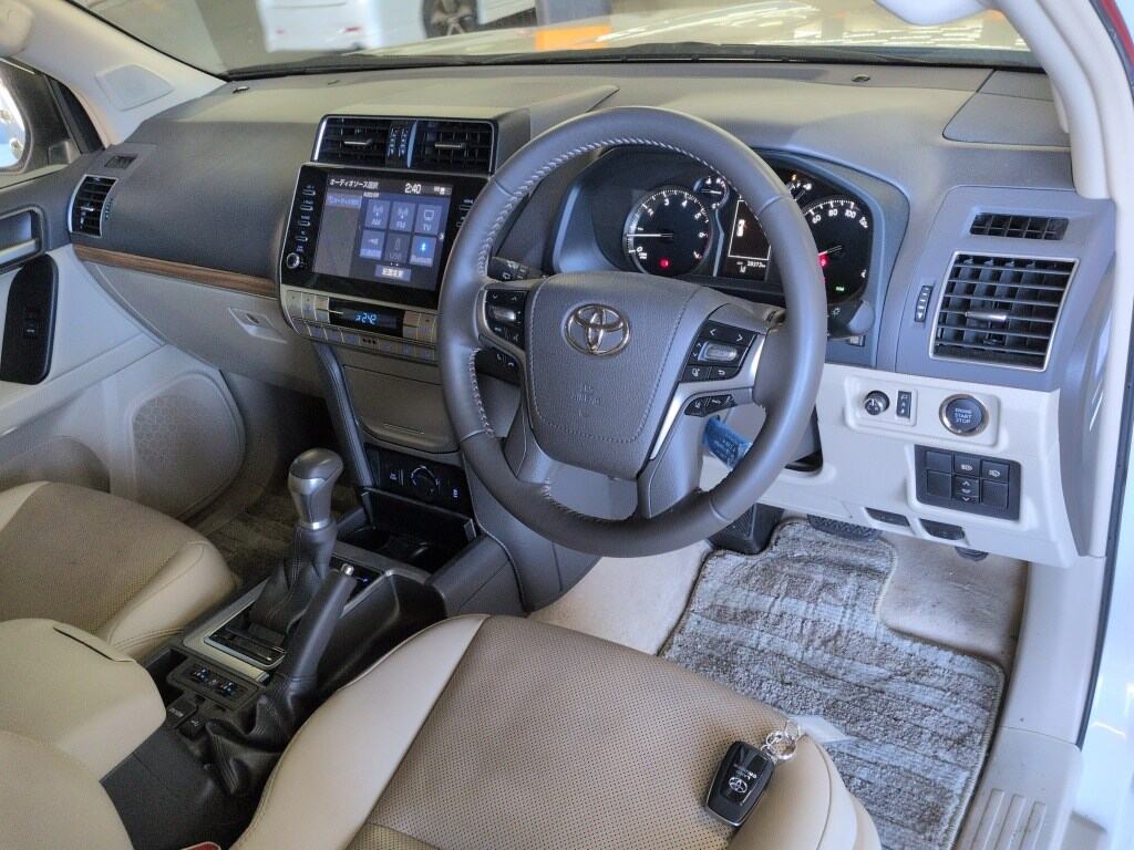 2022 TOYOTA LAND CRUISER PRADO TX L PACKAGE photo 3