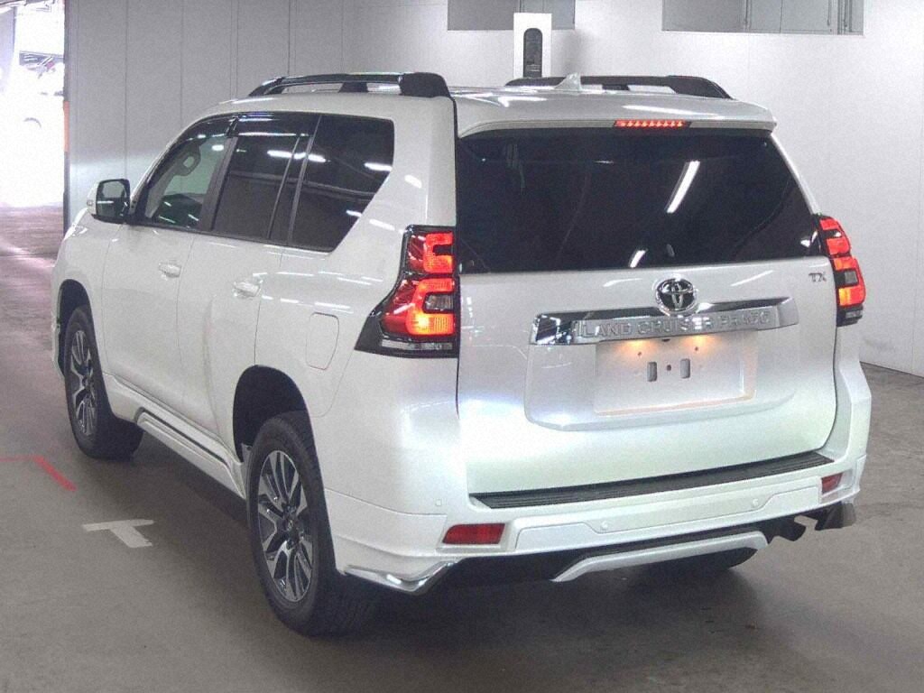 2022 TOYOTA LAND CRUISER PRADO TX L PACKAGE photo 2