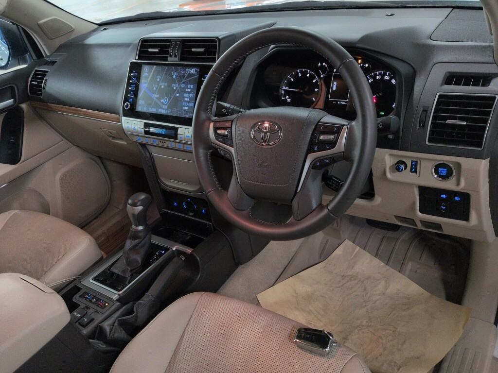 2022 TOYOTA LAND CRUISER PRADO TX L PACKAGE photo 3