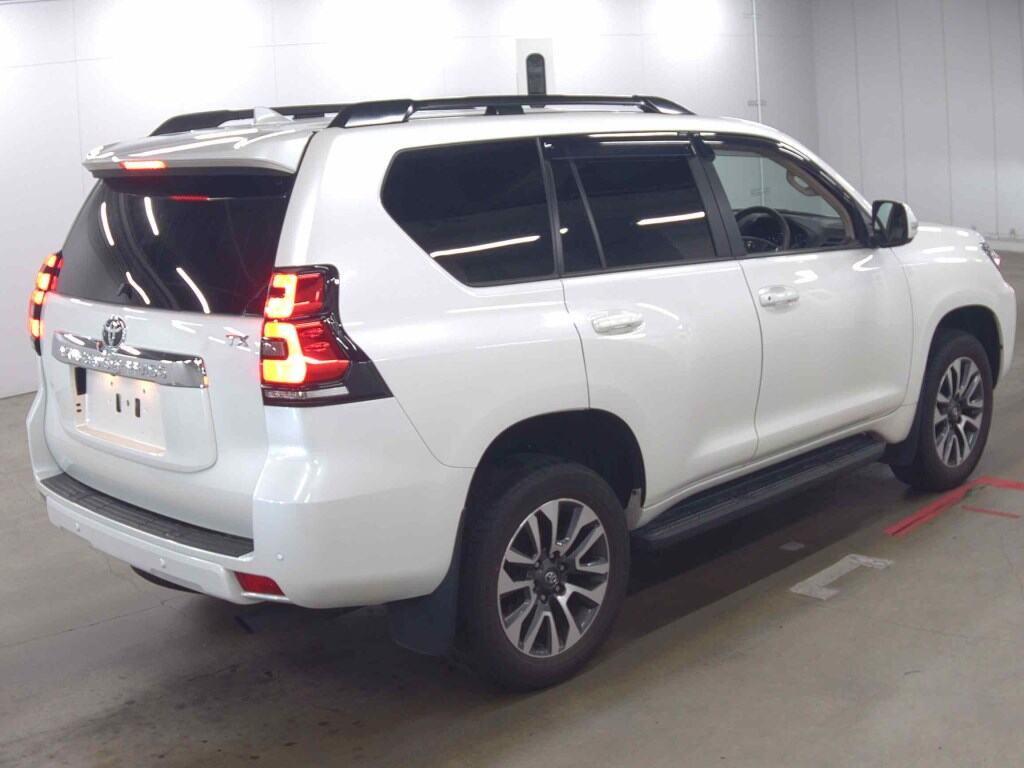 2022 TOYOTA LAND CRUISER PRADO TX L PACKAGE photo 5