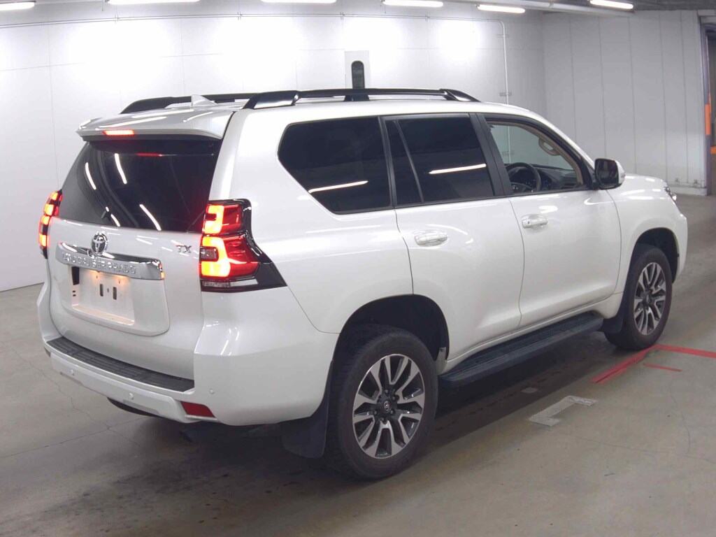 2023 TOYOTA LAND CRUISER PRADO TX L PACKAGE photo 5