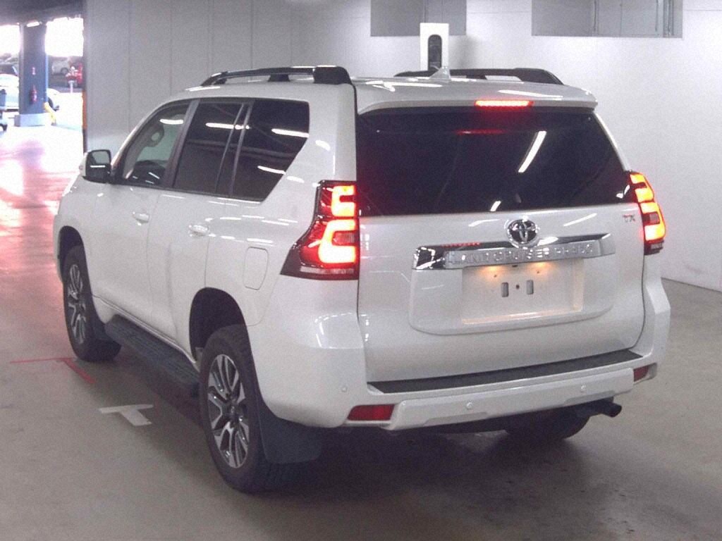 2023 TOYOTA LAND CRUISER PRADO TX L PACKAGE photo 2