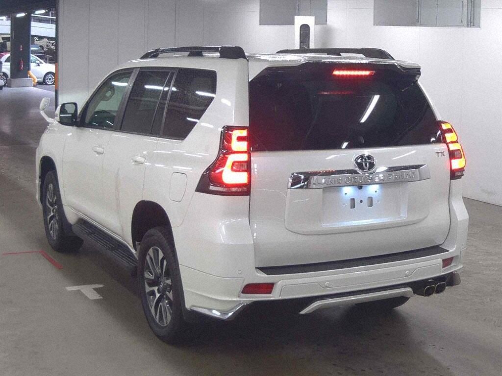 2022 TOYOTA LAND CRUISER PRADO TX L PACKAGE photo 2