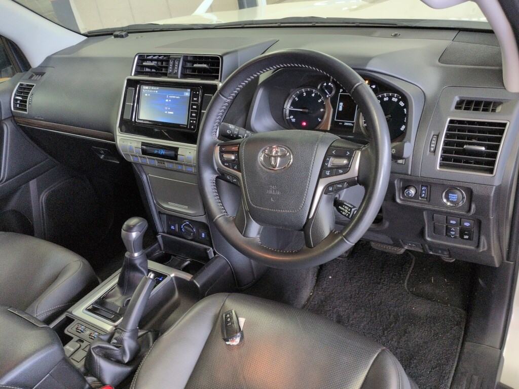 2022 TOYOTA LAND CRUISER PRADO TX L PACKAGE photo 3