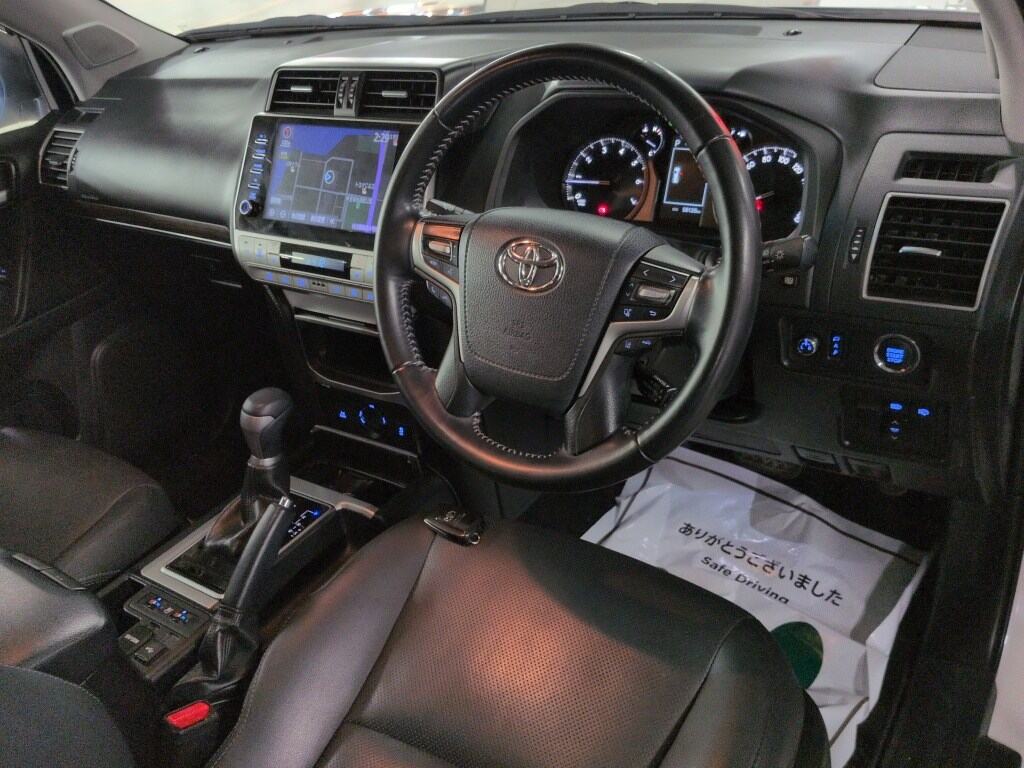 2022 TOYOTA LAND CRUISER PRADO TX L PACKAGE photo 3