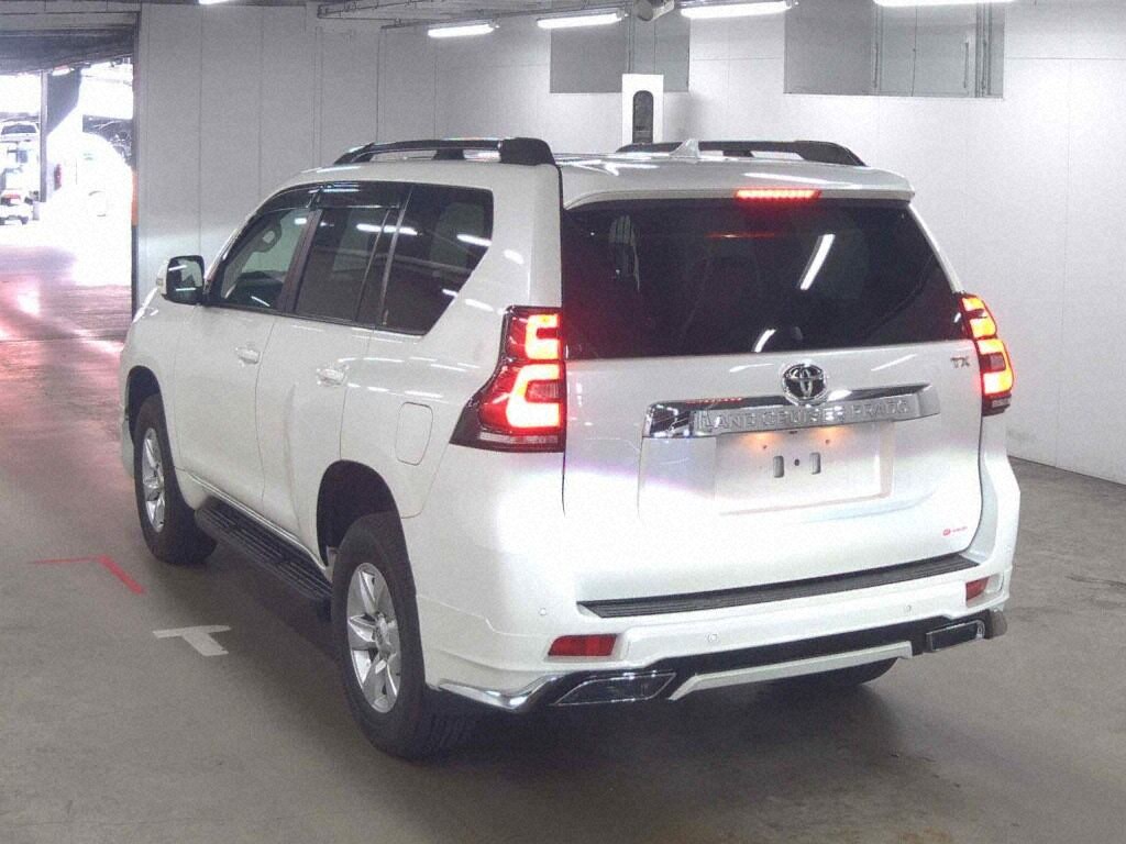 2022 TOYOTA LAND CRUISER PRADO TX L PACKAGE photo 2
