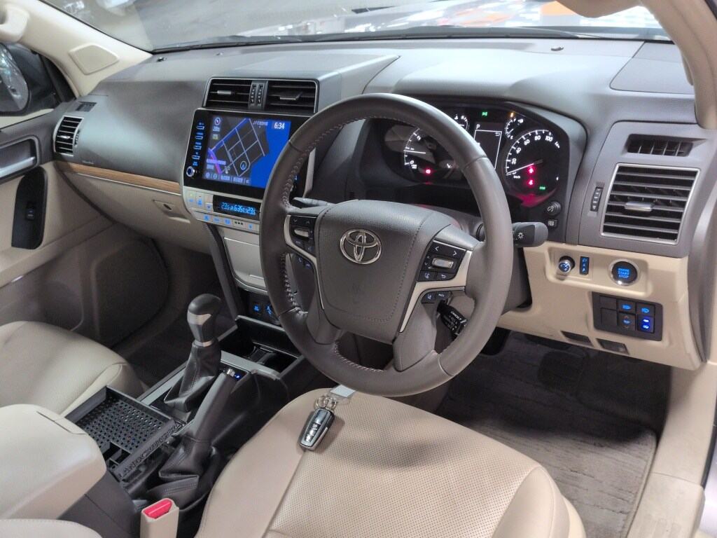 2022 TOYOTA LAND CRUISER PRADO TX L PACKAGE photo 3