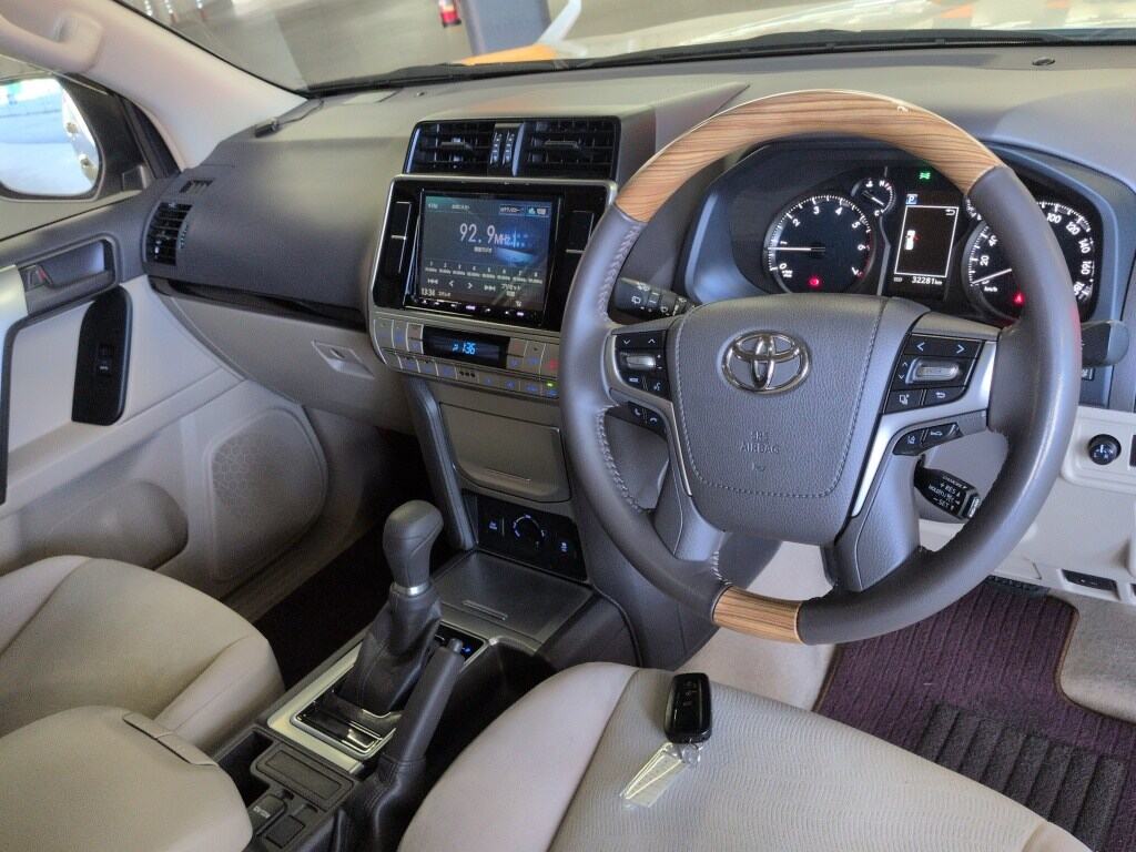 2021 TOYOTA LAND CRUISER PRADO TX photo 3