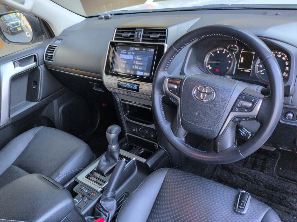 2022 TOYOTA LAND CRUISER PRADO TX L PACKAGE photo 3