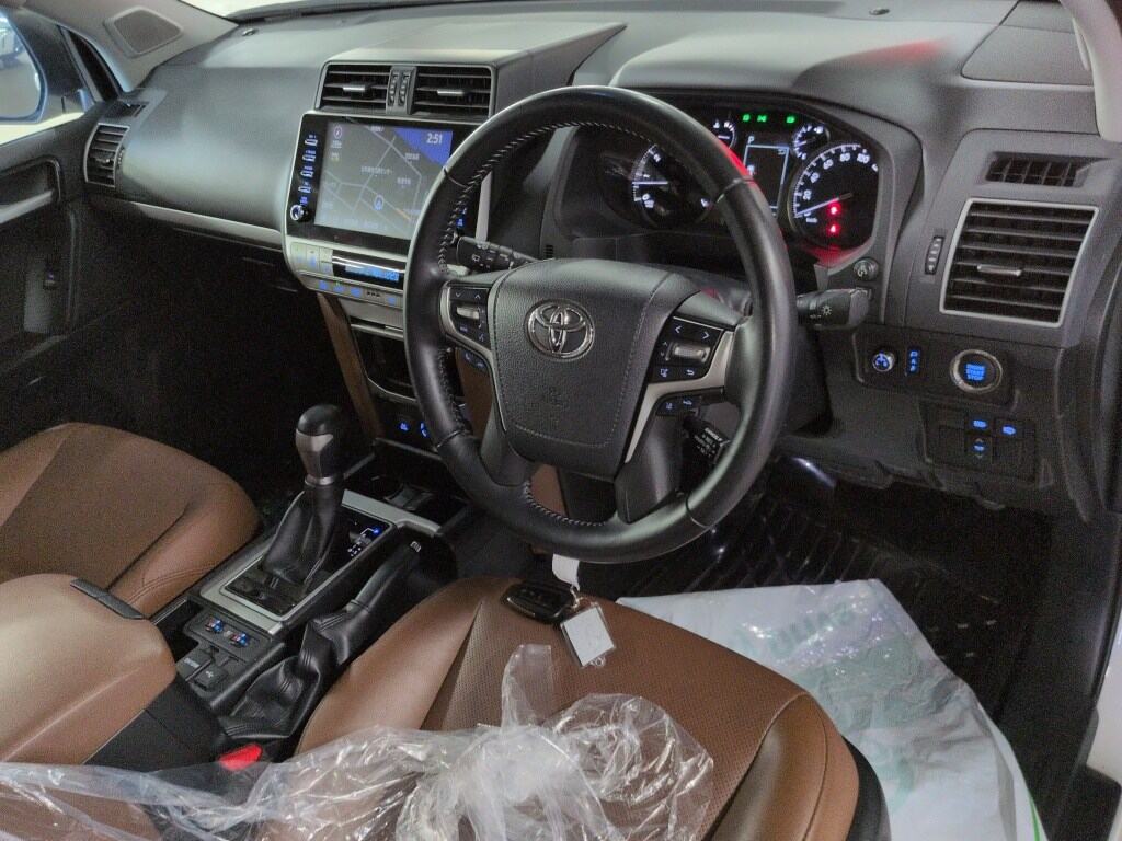 2021 TOYOTA LAND CRUISER PRADO TX L PACKAGE 70TH ANNIVERSARY LIMITED photo 3