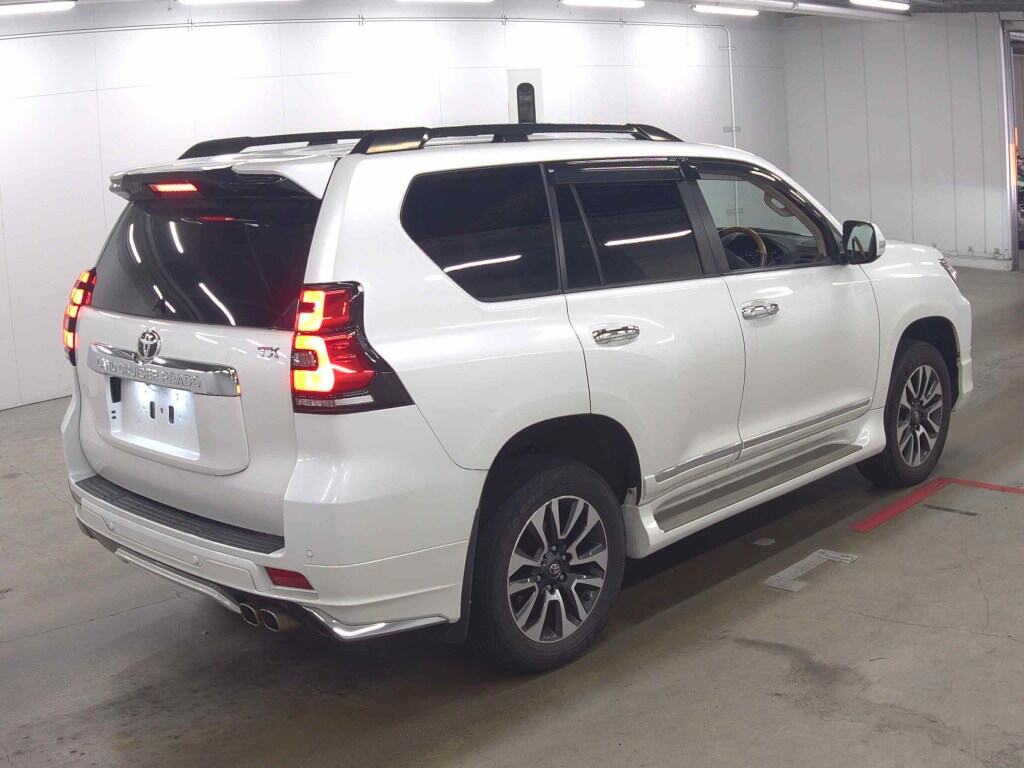 2022 TOYOTA LAND CRUISER PRADO TX L PACKAGE photo 5
