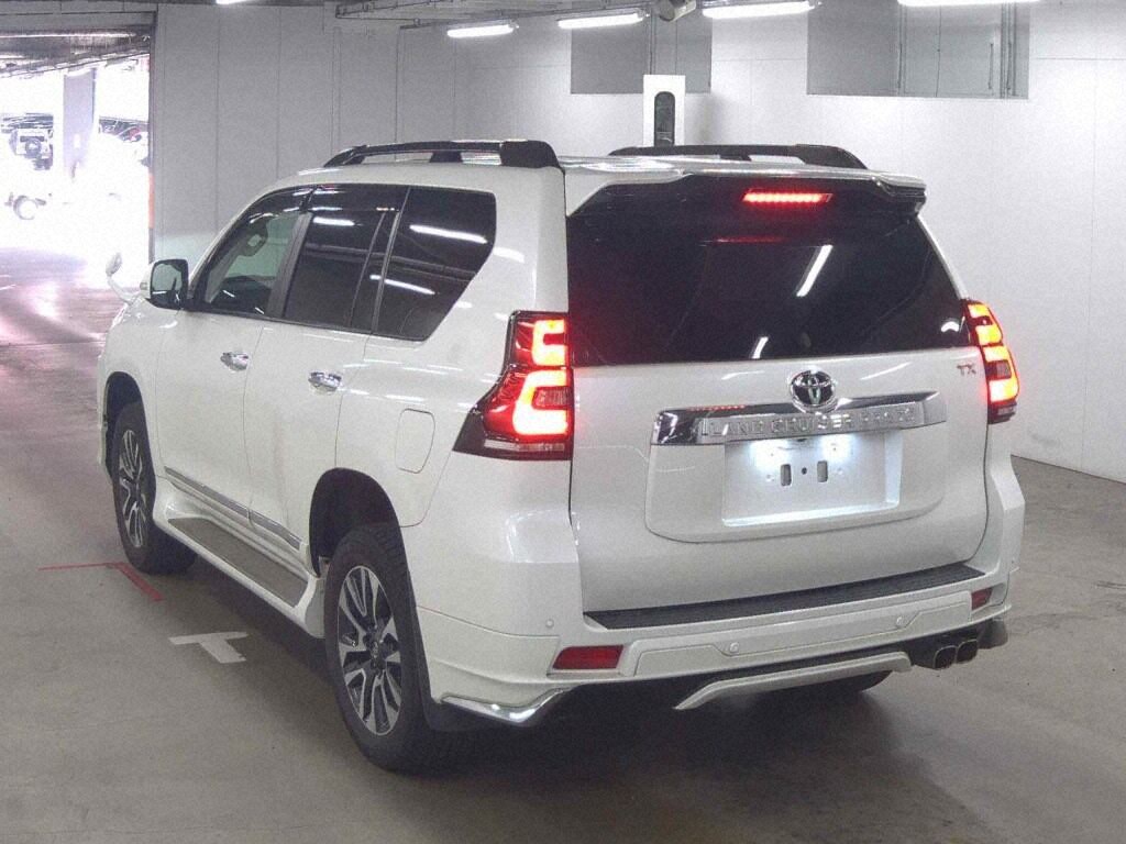2022 TOYOTA LAND CRUISER PRADO TX L PACKAGE photo 2