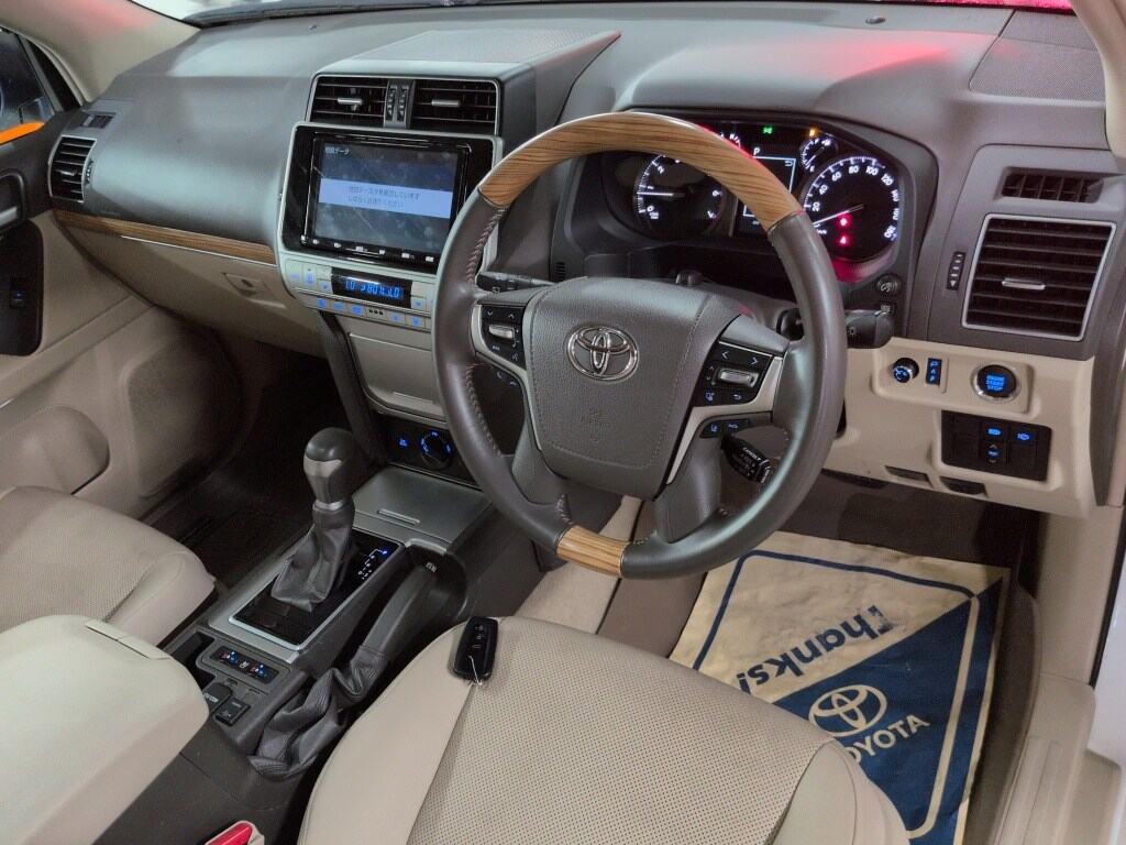 2021 TOYOTA LAND CRUISER PRADO TX L PACKAGE photo 3