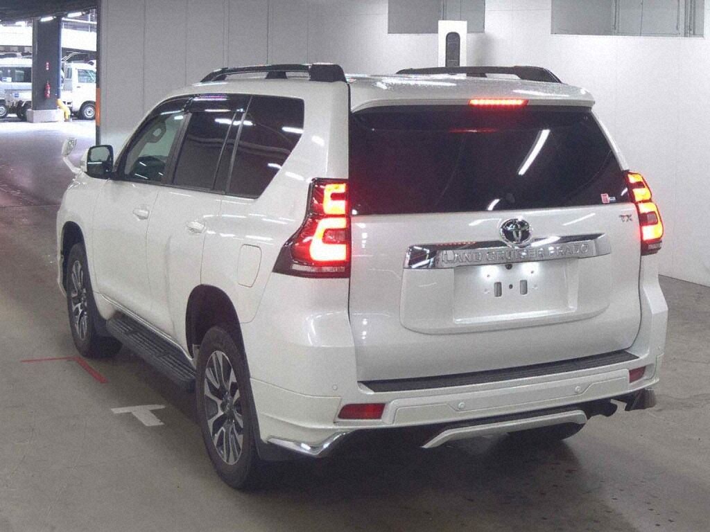 2021 TOYOTA LAND CRUISER PRADO TX L PACKAGE photo 2