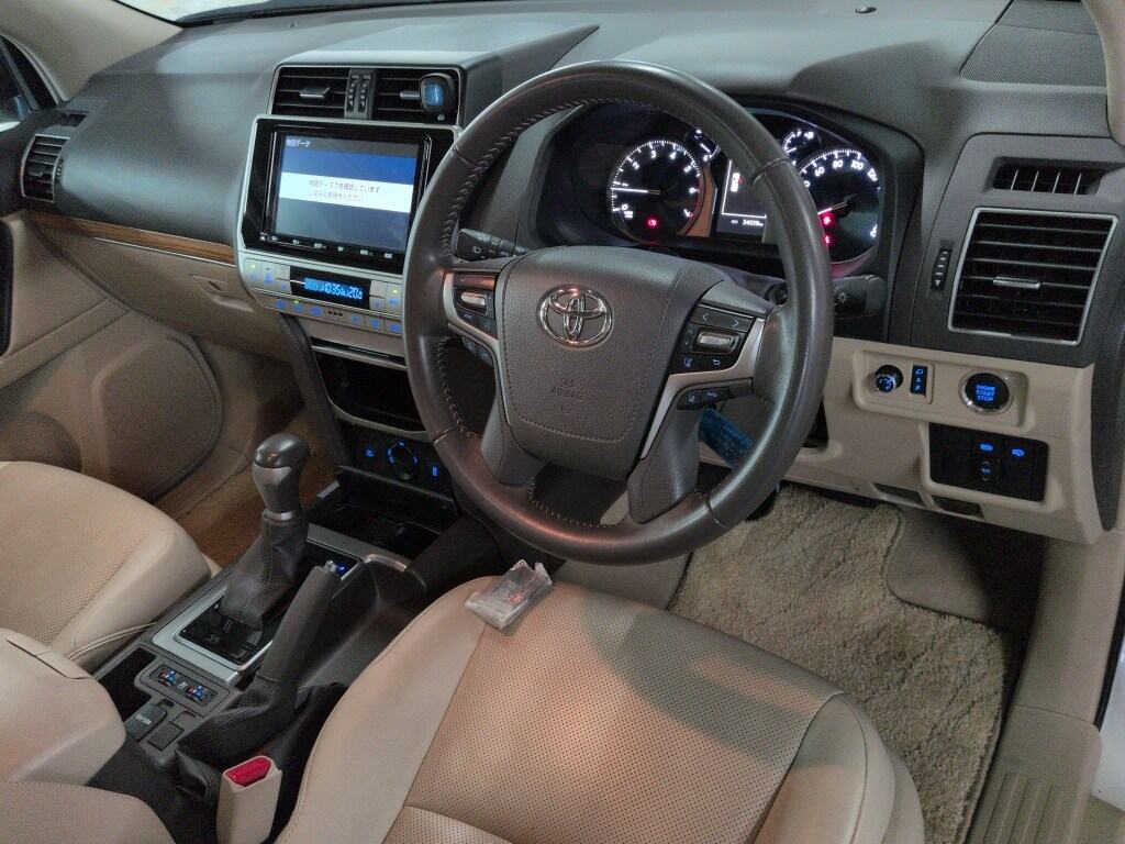2023 TOYOTA LAND CRUISER PRADO TX L PACKAGE photo 3