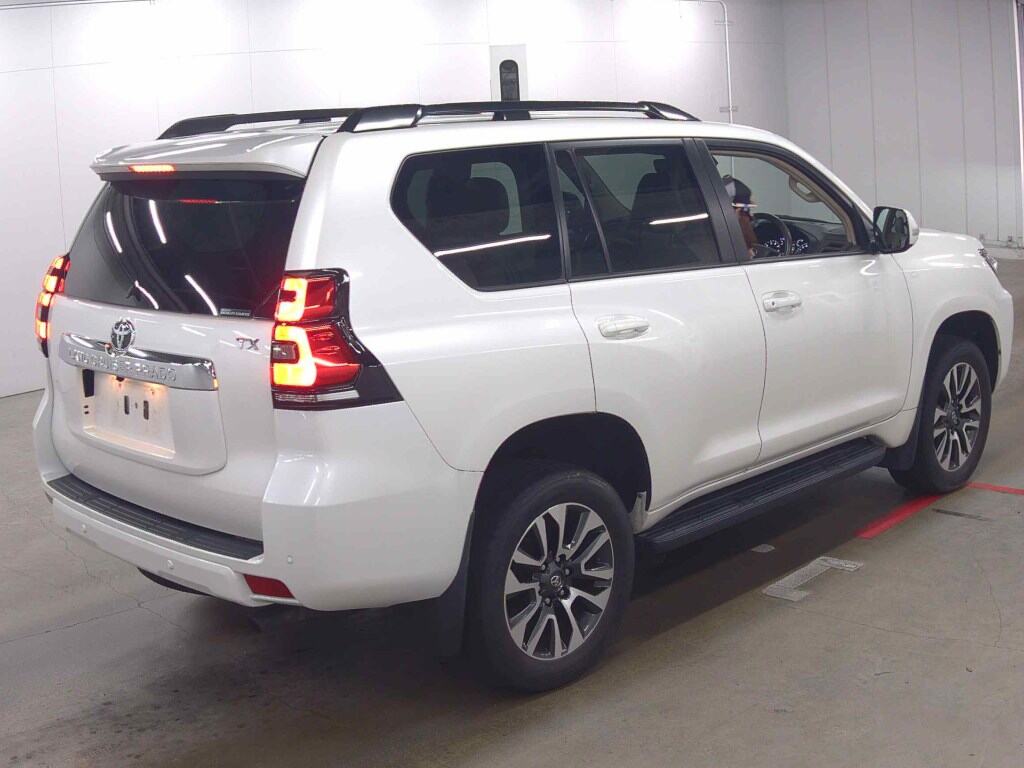 2023 TOYOTA LAND CRUISER PRADO TX L PACKAGE photo 5
