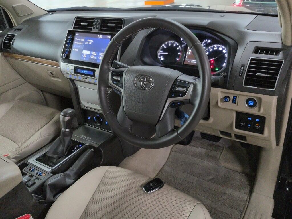 2021 TOYOTA LAND CRUISER PRADO TX L PACKAGE photo 3