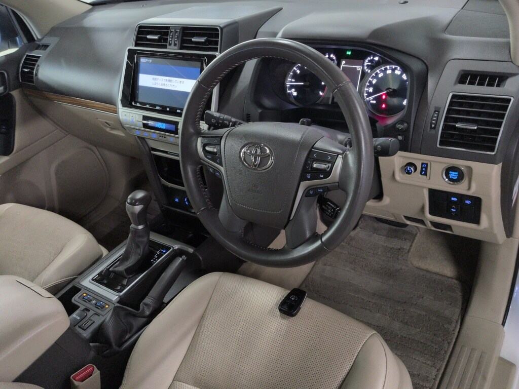 2022 TOYOTA LAND CRUISER PRADO TX L PACKAGE photo 3