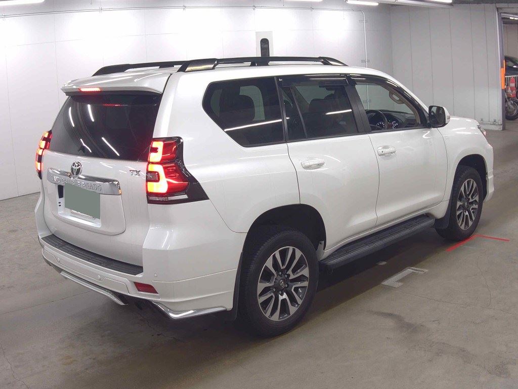 2022 TOYOTA LAND CRUISER PRADO TX L PACKAGE photo 5