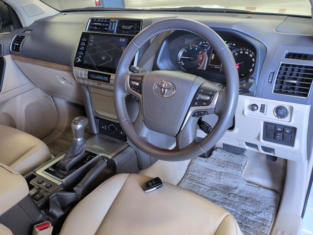 2022 TOYOTA LAND CRUISER PRADO TX L PACKAGE photo 3