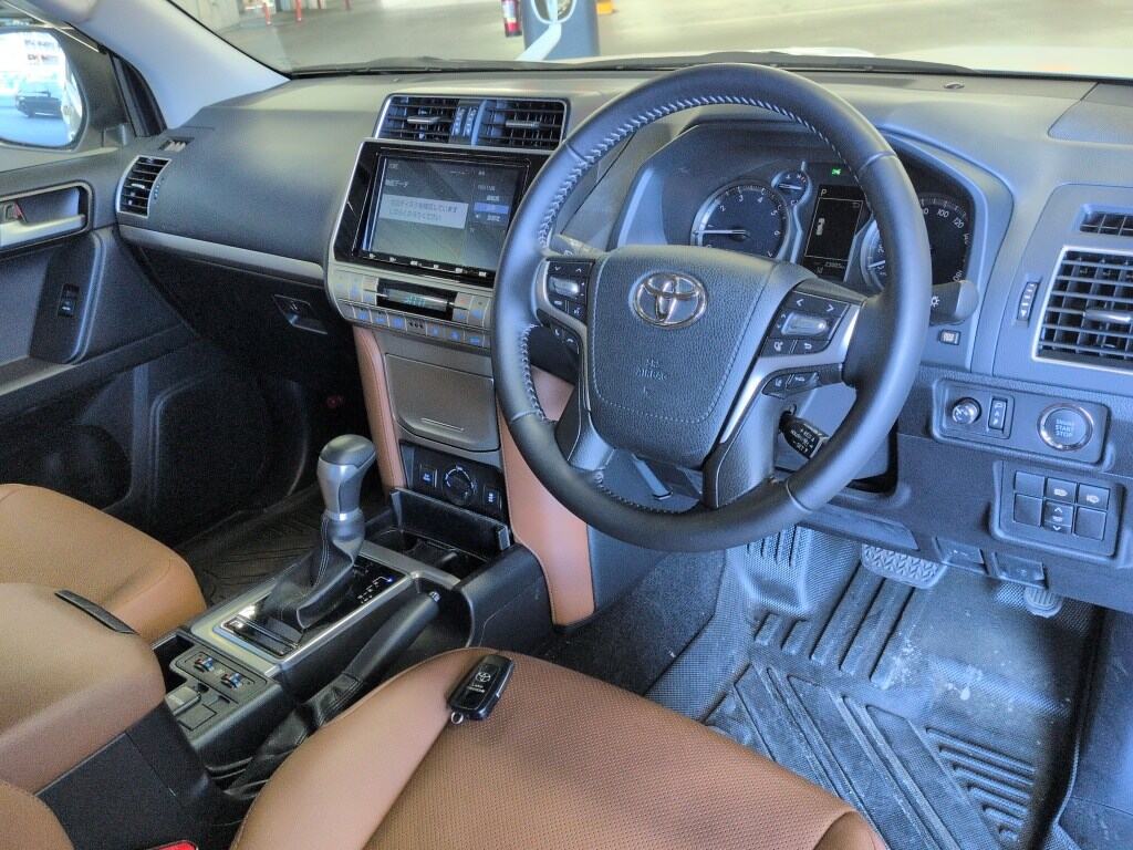 2022 TOYOTA LAND CRUISER PRADO TX L PACKAGE 70TH ANNIVERSARY LIMITED photo 3