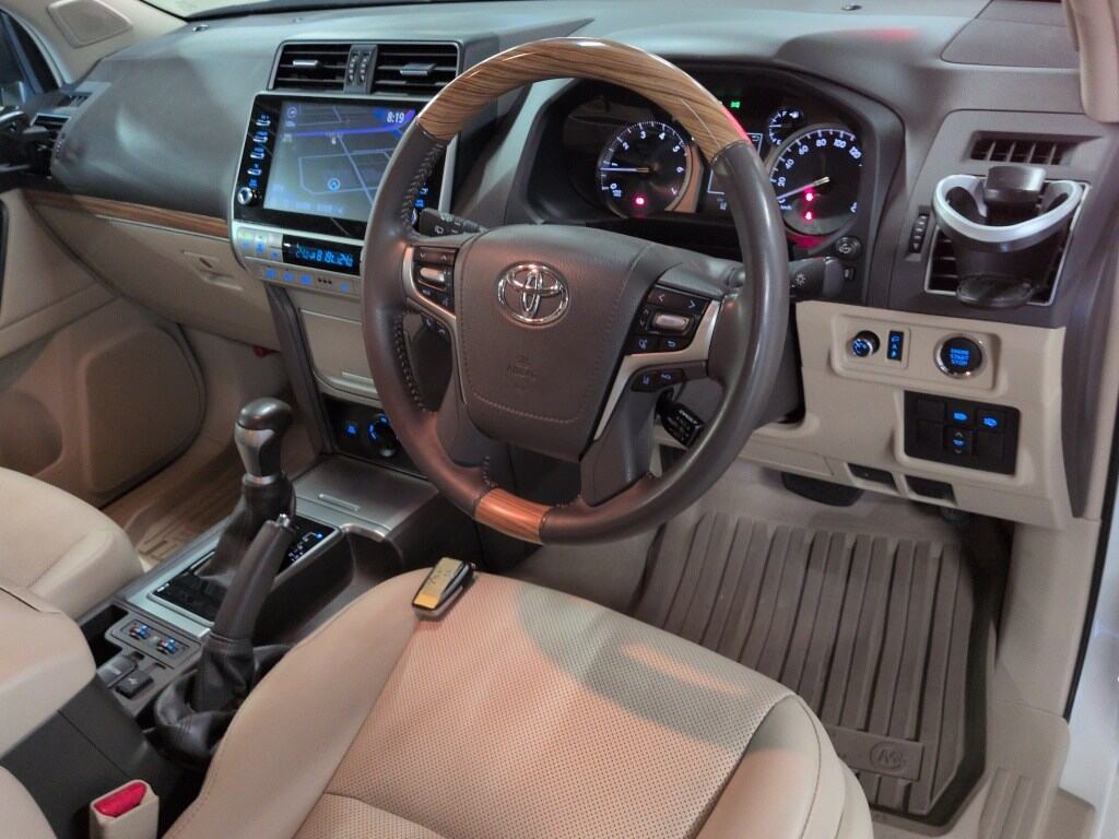 2023 TOYOTA LAND CRUISER PRADO TX L PACKAGE photo 3