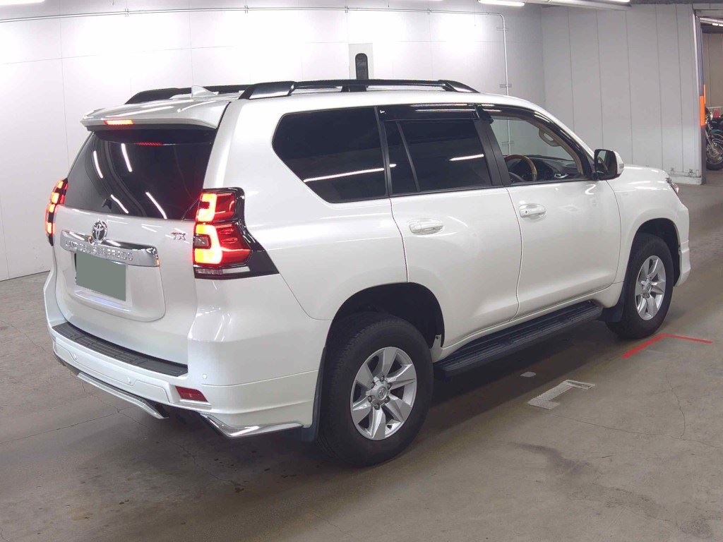 2023 TOYOTA LAND CRUISER PRADO TX L PACKAGE photo 5