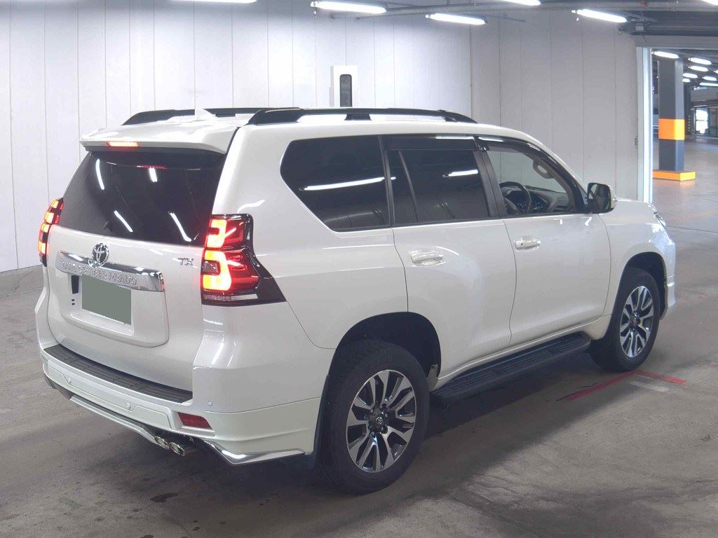 2022 TOYOTA LAND CRUISER PRADO TX L PACKAGE photo 5