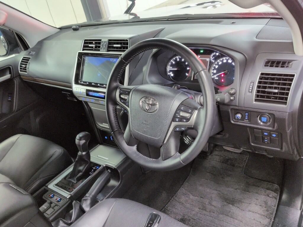 2022 TOYOTA LAND CRUISER PRADO TX L PACKAGE photo 3