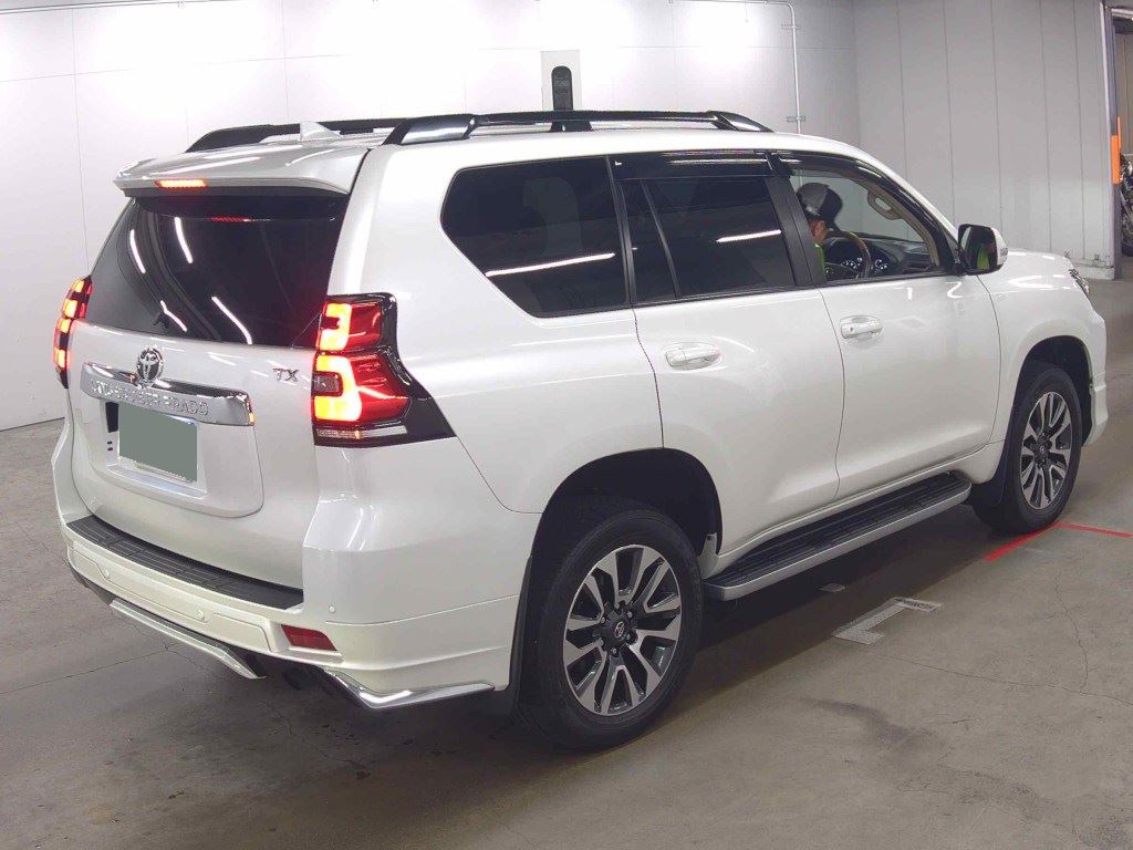 2022 TOYOTA LAND CRUISER PRADO TX L PACKAGE photo 5