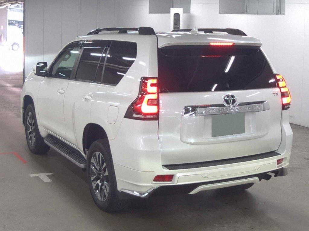 2022 TOYOTA LAND CRUISER PRADO TX L PACKAGE photo 2