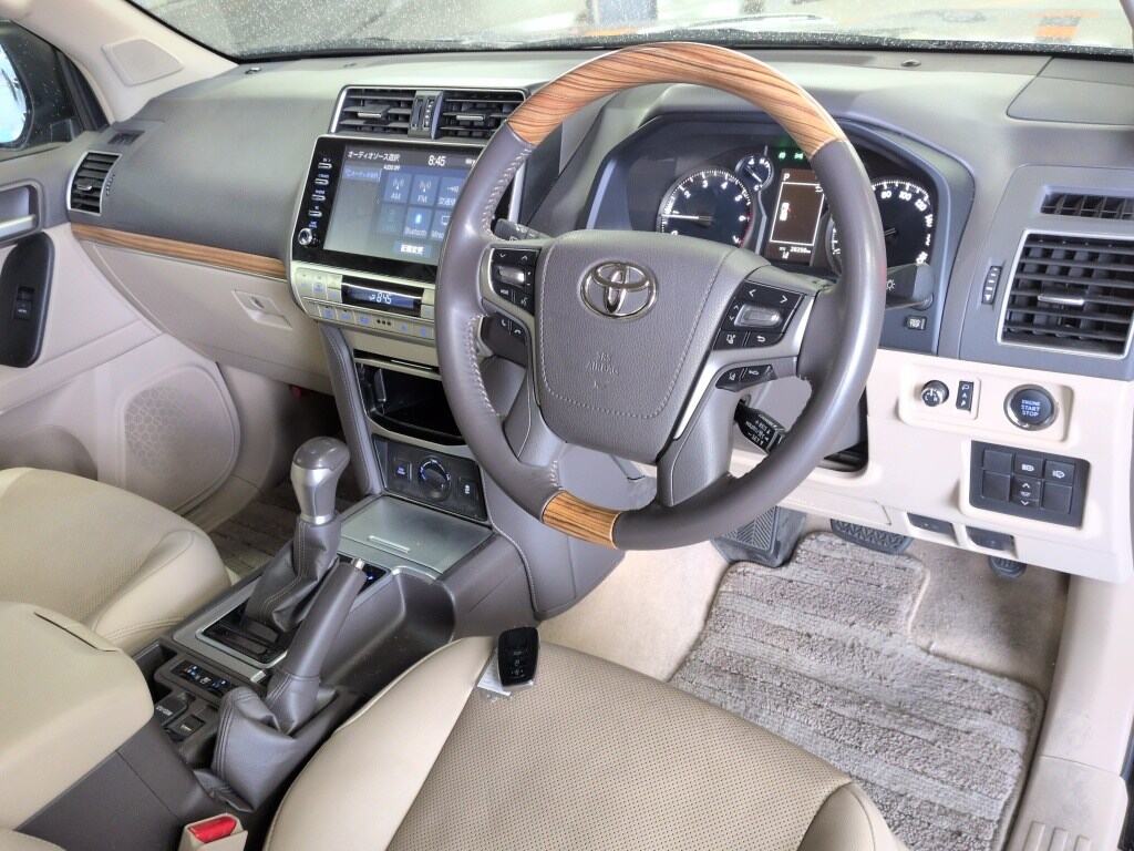 2023 TOYOTA LAND CRUISER PRADO TX L PACKAGE photo 3