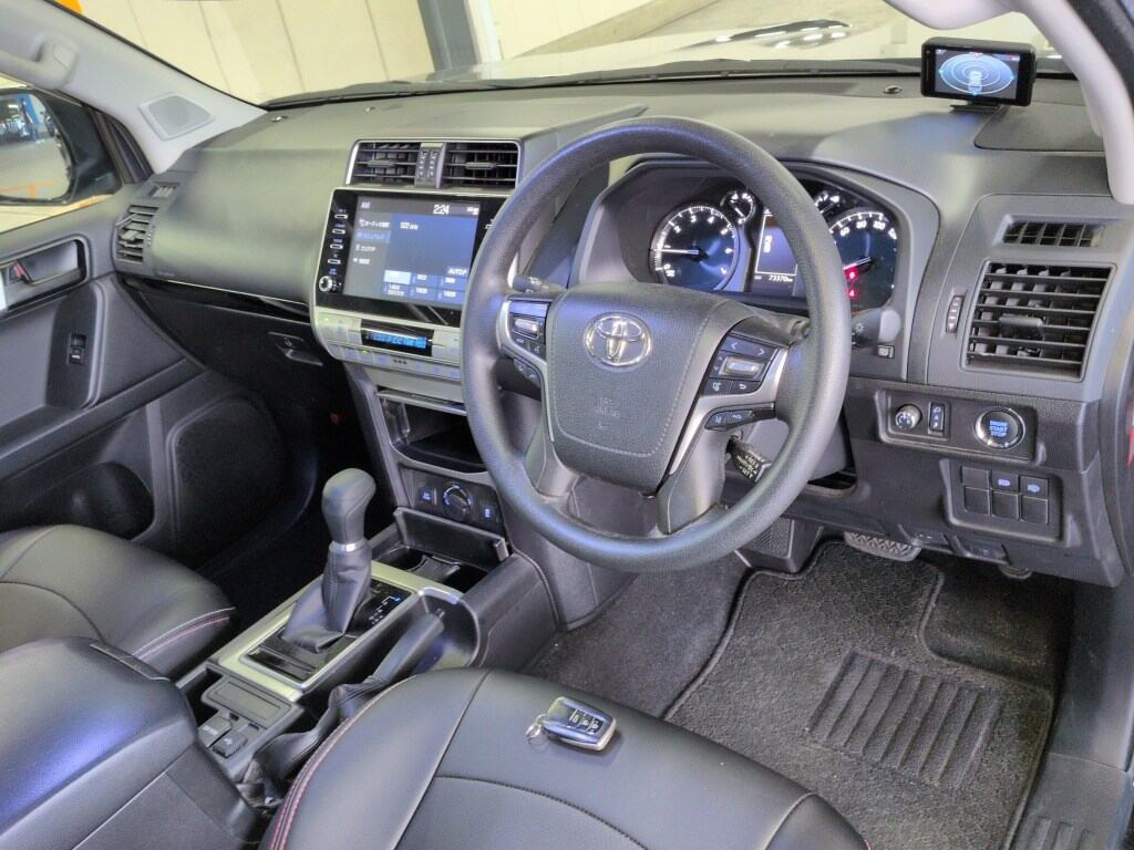2021 TOYOTA LAND CRUISER PRADO TX photo 3